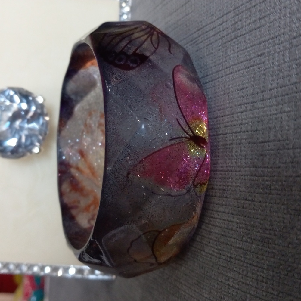 Vintage Chunky Lucite Faceted Resin Bangle Silver Glitter Multicolor Butterfly - Picture 9 of 13